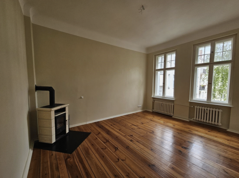 Спальня с камином и лепниной в квартире 289 м² в Шёнеберге
