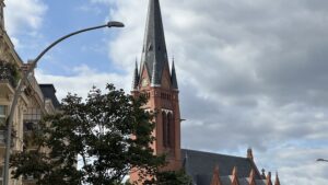 Сдавать квартиру в Германии через Airbnb: 4 легальных способа